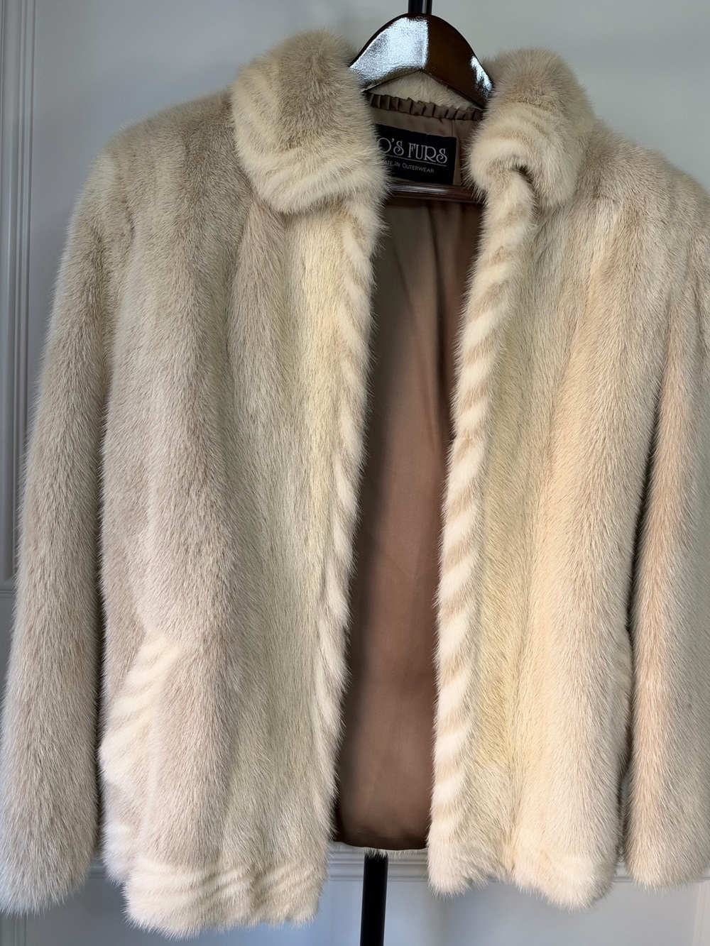 Geno Furs Champagne Mink Jacket - Pristine Condition M/L